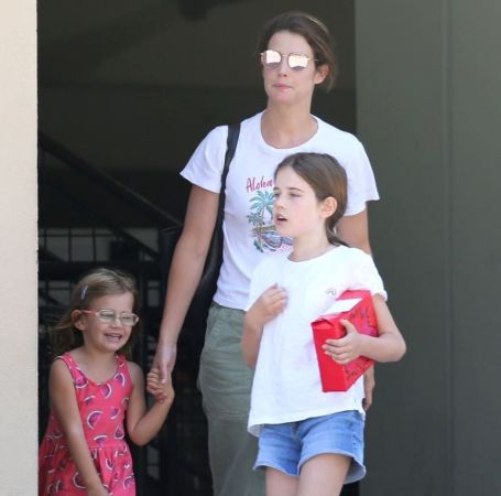 Cobie Smulders is mother of two daughters.